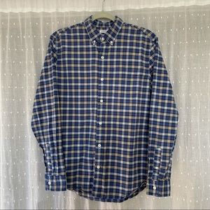 GAP standard fit button down shirt, size S